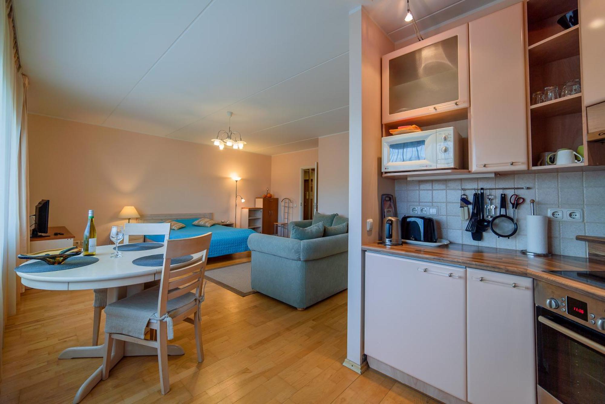 Romeo Family Kaarli Apartment 탈린 외부 사진